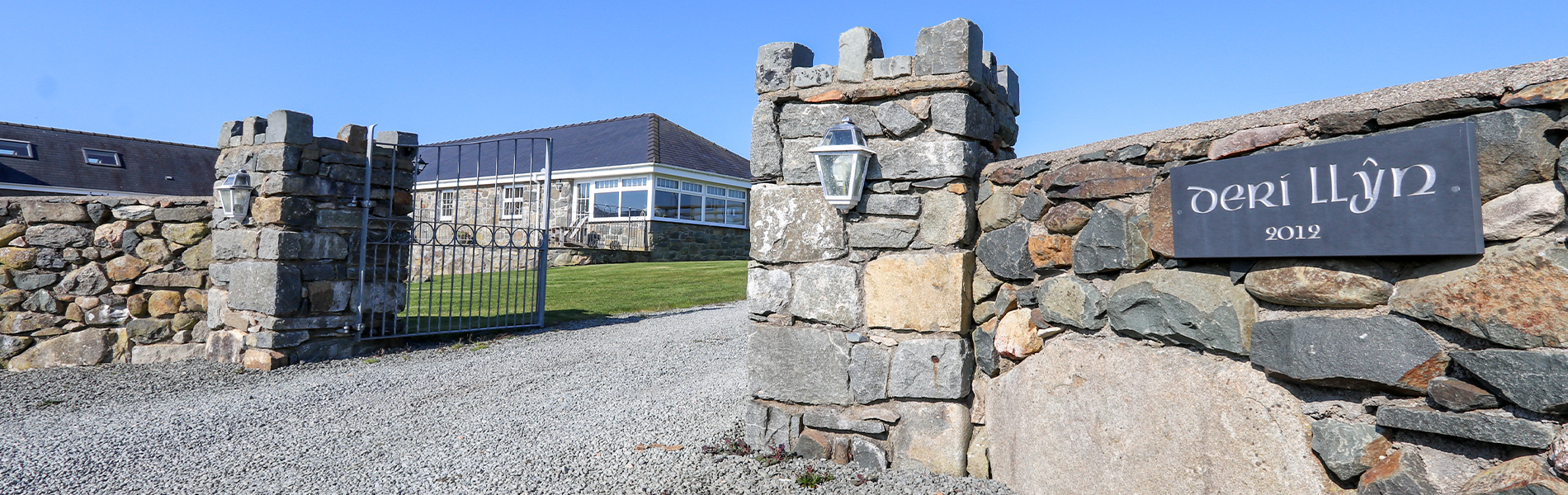 the gates going into deri llyn